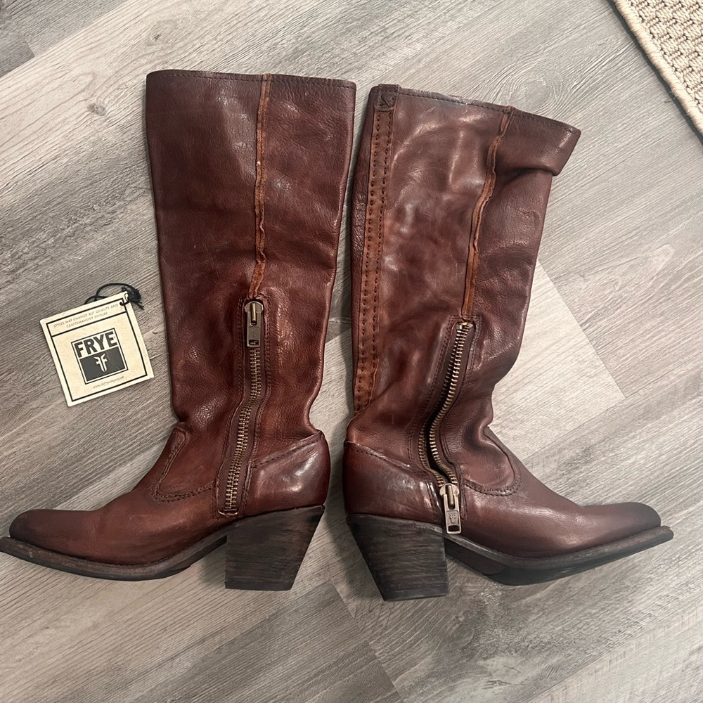 FRYE AND CO. Women's Brown Heeled Boots - Picture 5 of 5